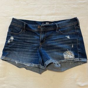 Hollister jean shorts size 11